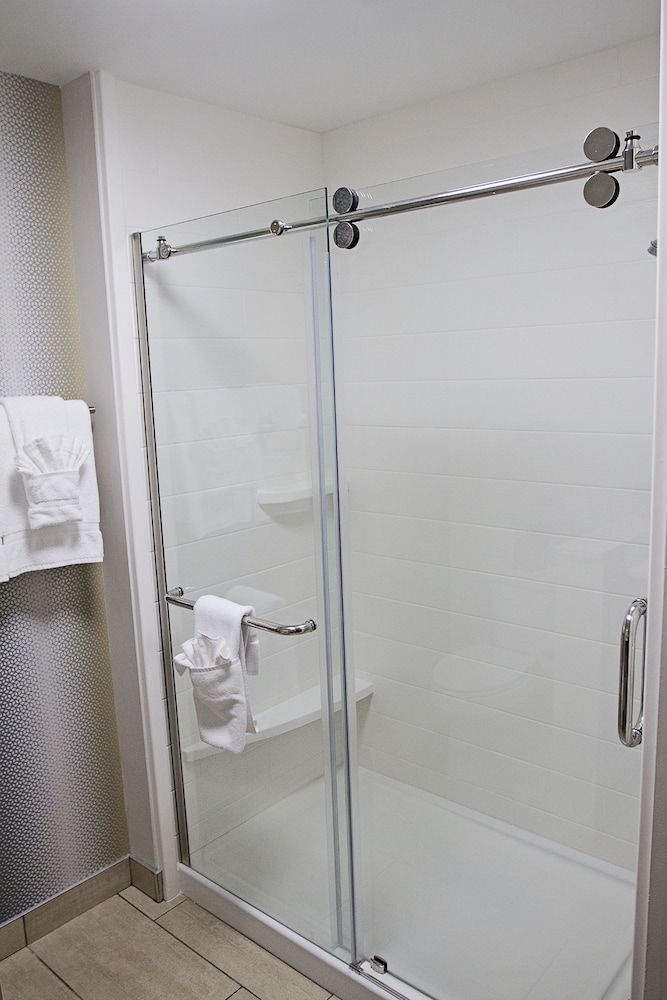Holiday Inn Express & Suites Greenwood Mall by IHG - photo 26