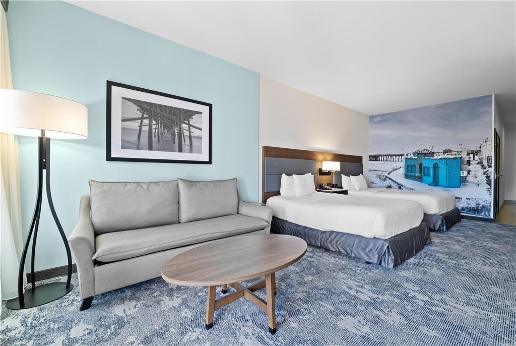 La Quinta Inn & Suites by Wyndham Santa Cruz - photo 39