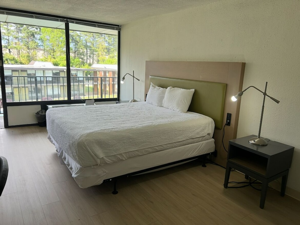 1st Place Hotel - featured photo
