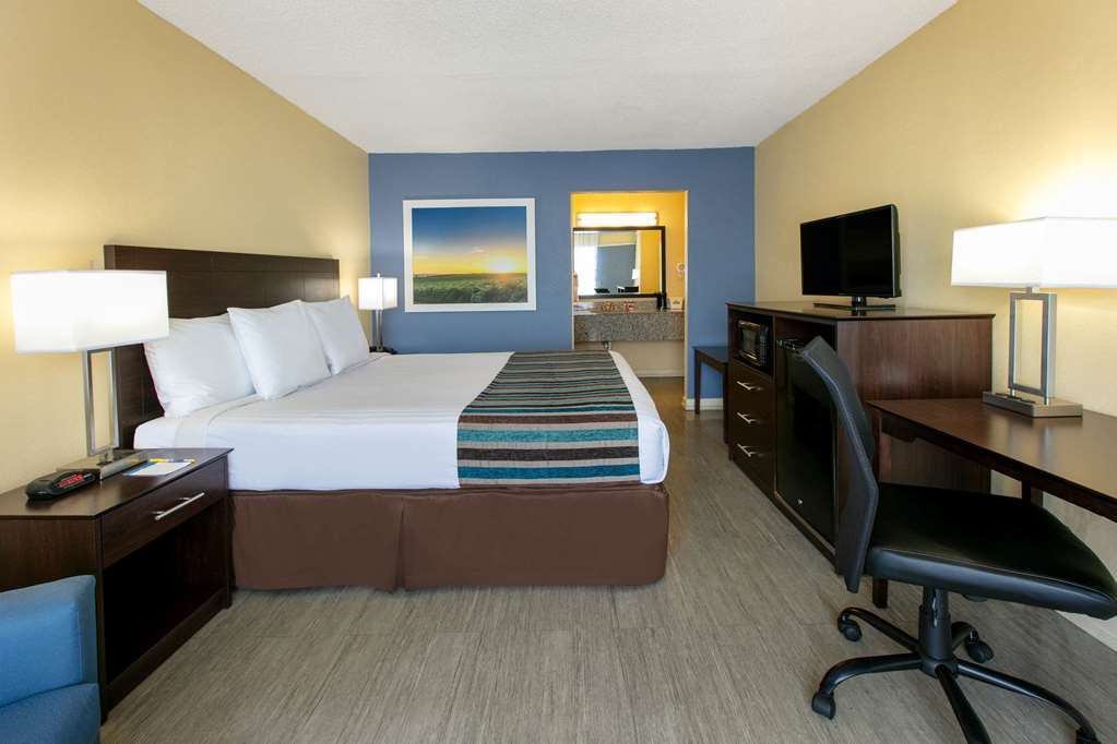 Days Inn by Wyndham Natchez - photo 15