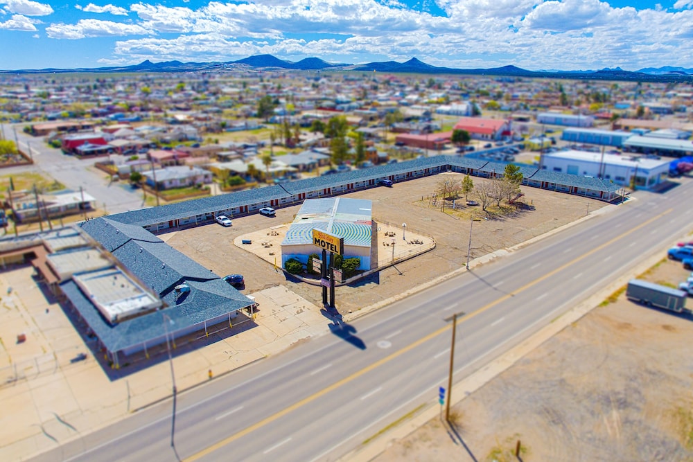 Holiday Motel — hotel in Lordsburg