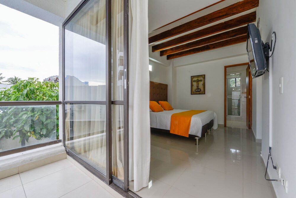 Edificio Bay Point Apto 207 — 4-Star Luxury Hotel in San Andres, Colombia