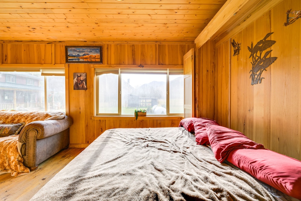 Salmon Vacation Rental w Mountain Views - photo 3
