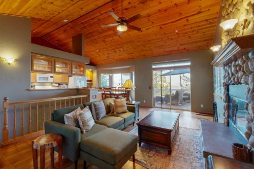 Cloud Nine — Lake Arrowhead — photo 4
