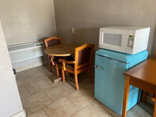 Apple Valley Motel - photo 4