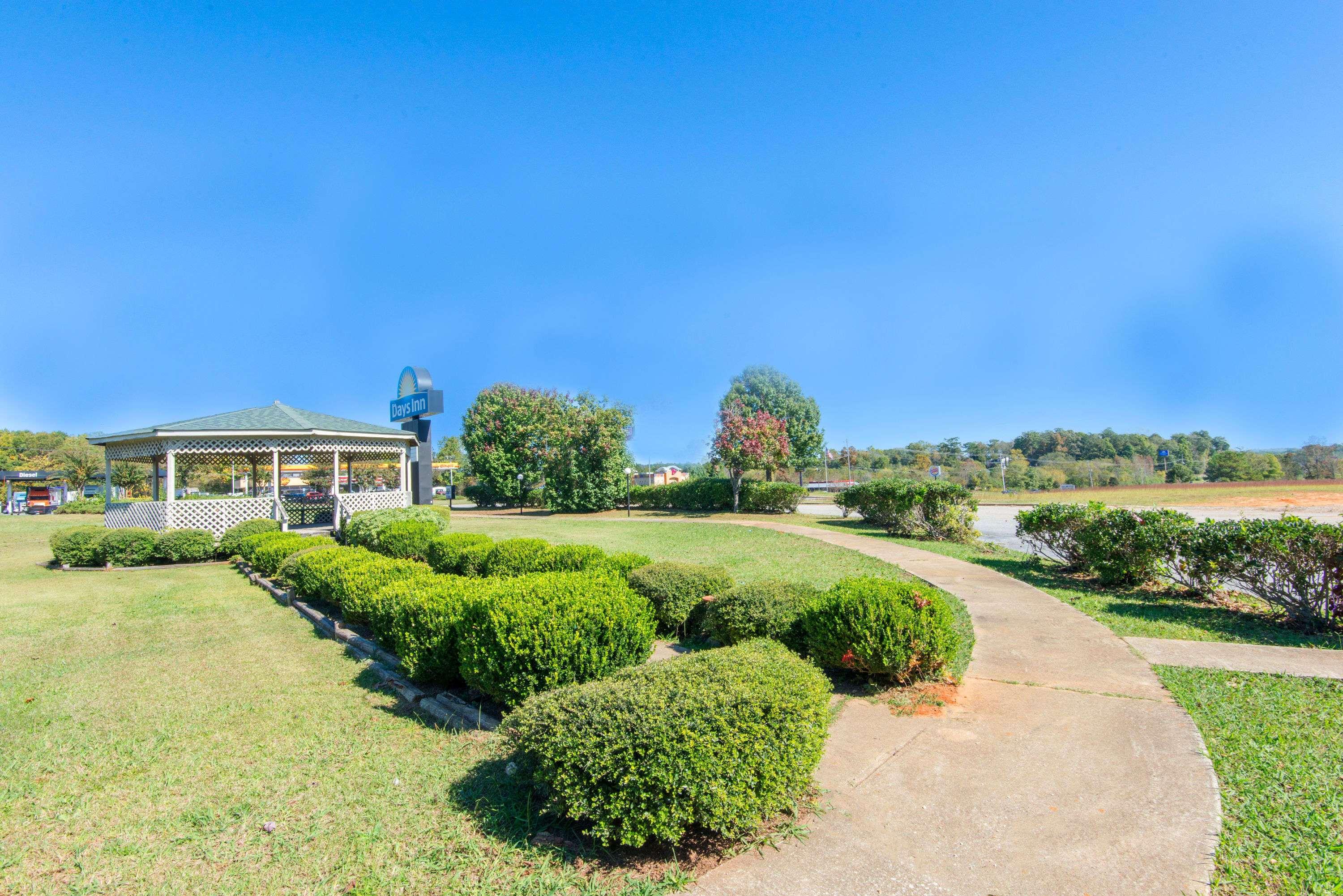 Days Inn Opelika - photo 13
