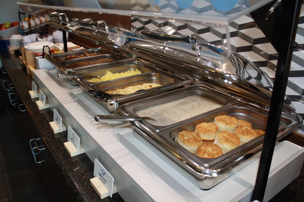 Holiday Inn Express & Suites Morton Peoria Area by IHG - photo 57