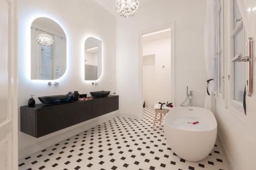 Jonathan Luxury Apartment Trieste Station — 4-Star Luxury Hotel in Trieste, Italy
