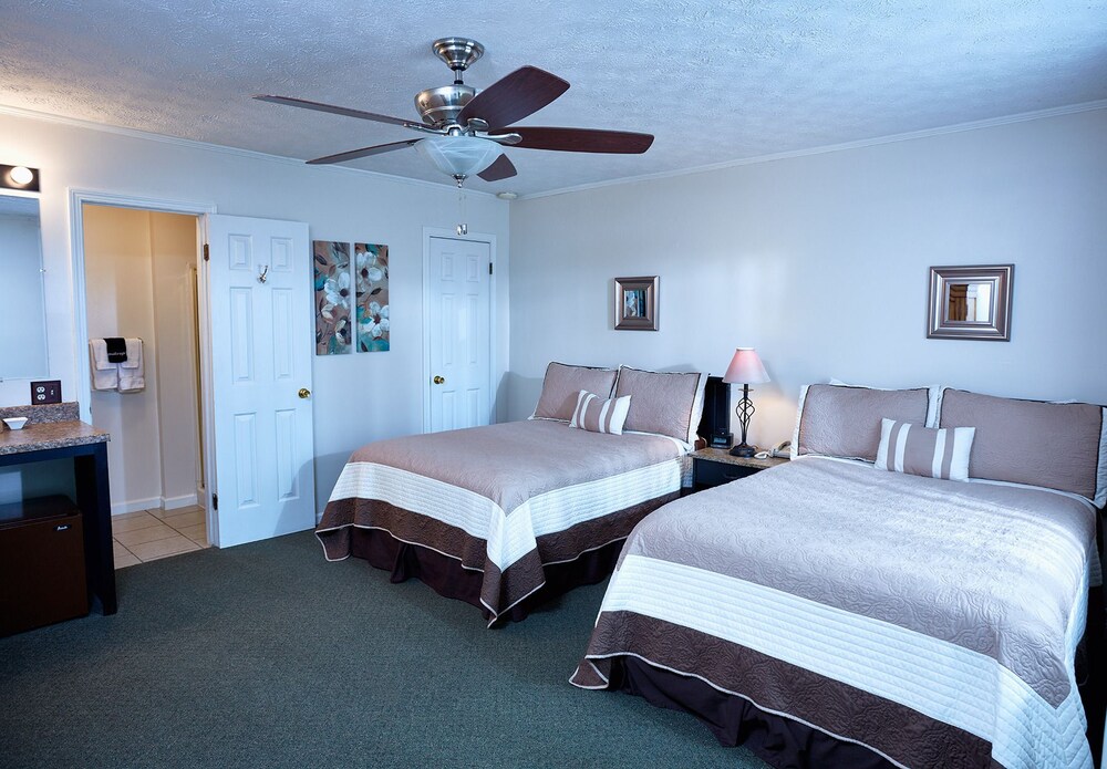 The Mount Vernon Inn - photo 16