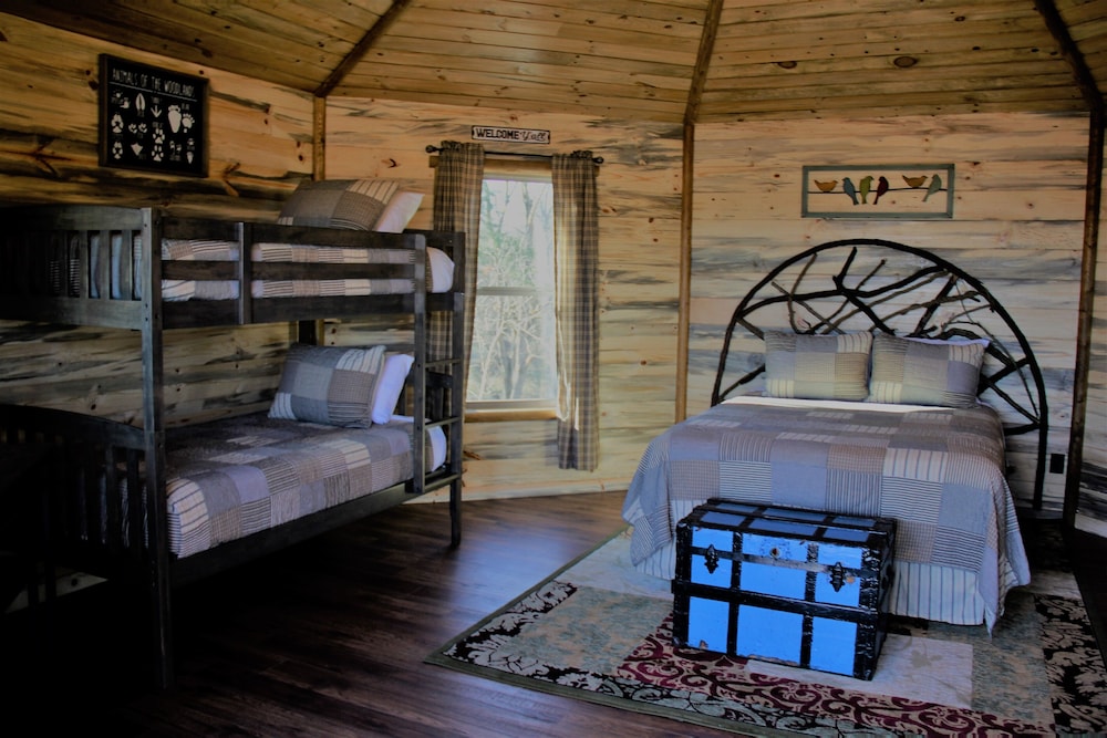 The Silver Spur Resort Campsite - carbon neutral hotel in Canton
