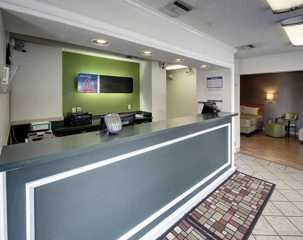 Econo Lodge Murray - photo 23