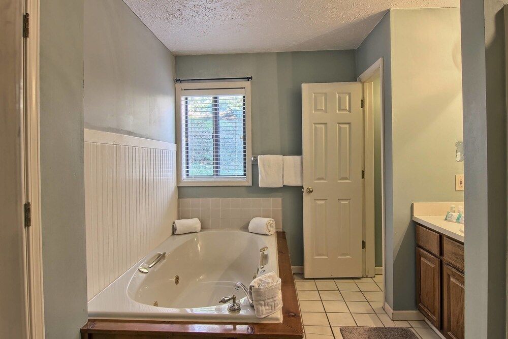 Pointes North Inn - photo 9
