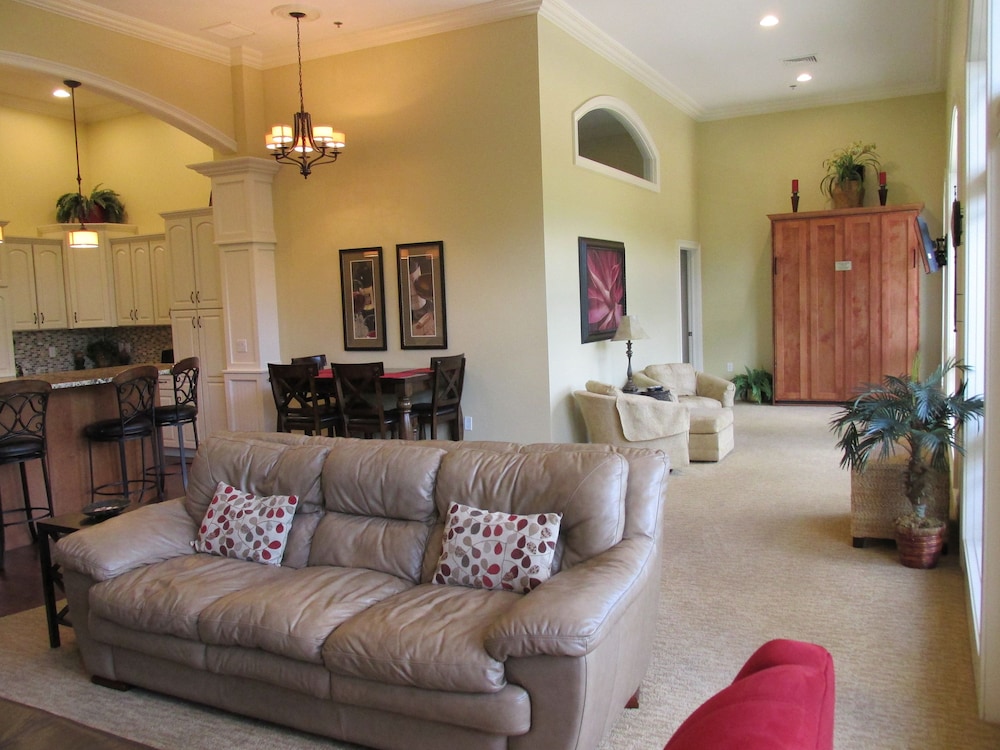 Riverwalk Place Resort & Spa - photo 39