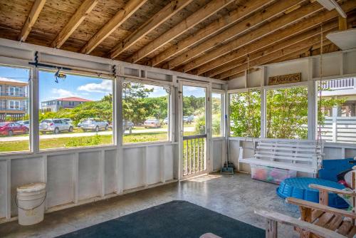 Papas Place by Oak Island Accommodations - photo 43