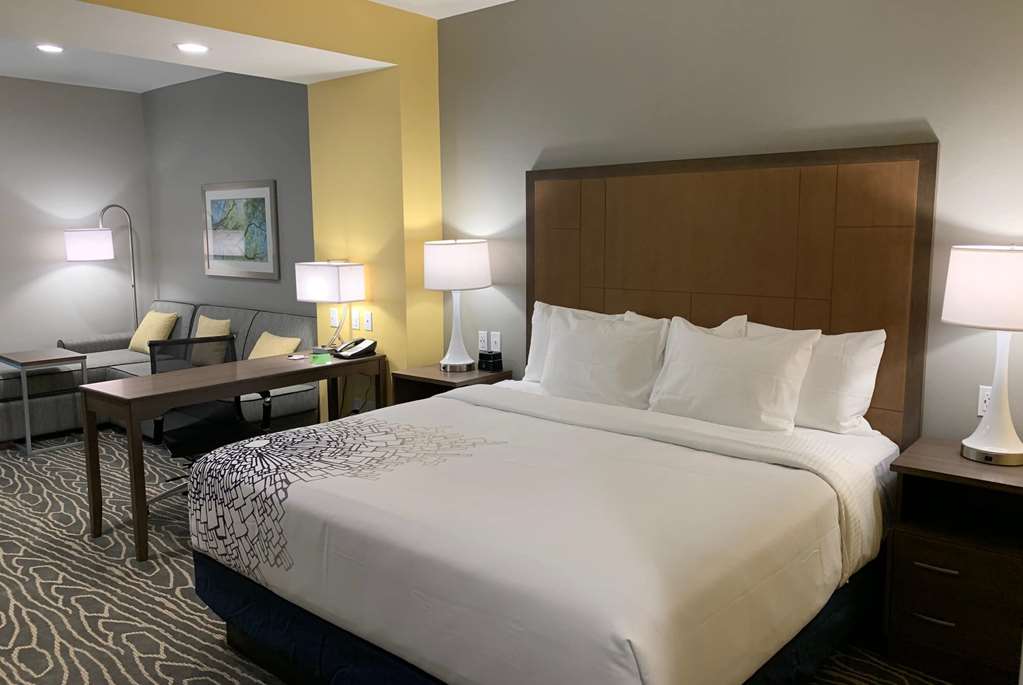 La Quinta Inn & Suites by Wyndham Tifton - photo 17