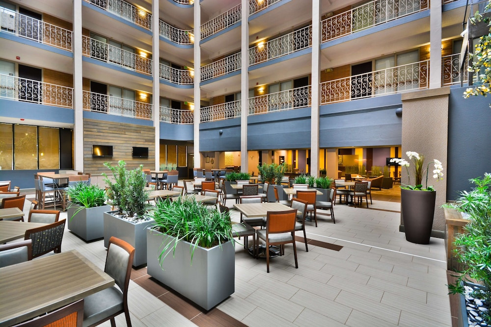 Embassy Suites by Hilton Denver Central Park - photo 9