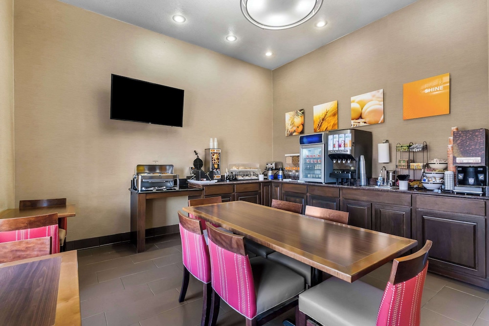 Comfort Inn & Suites Greeley - photo 44