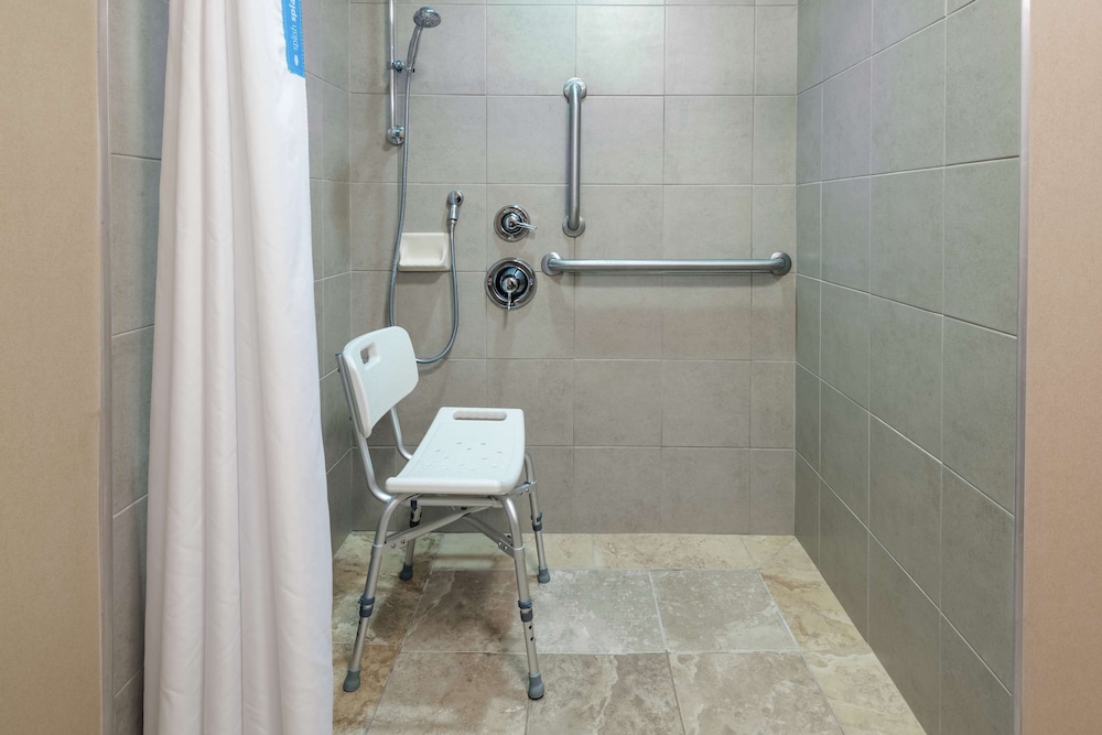Hampton Inn Springfield South Enfield - photo 28