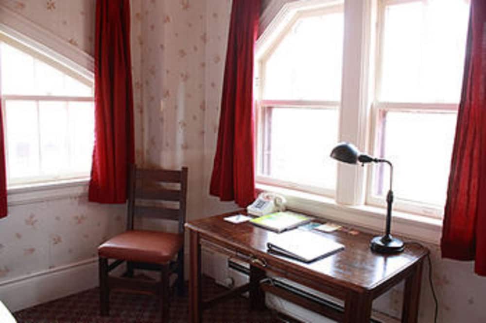 The Historic Redstone Inn - photo 48
