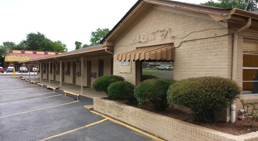 Texas Inn Motel - carbon neutral hotel in Marshall