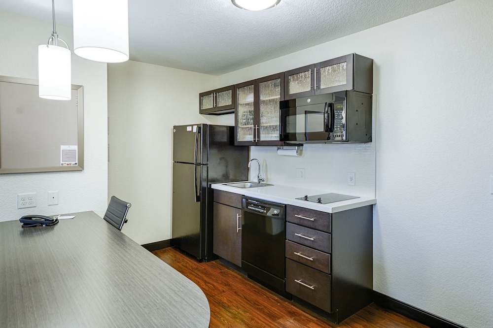 Candlewood Suites Lakeville I 35 by IHG - photo 14
