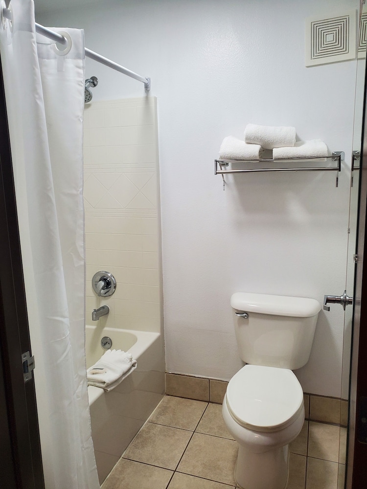 Omak Inn - photo 12