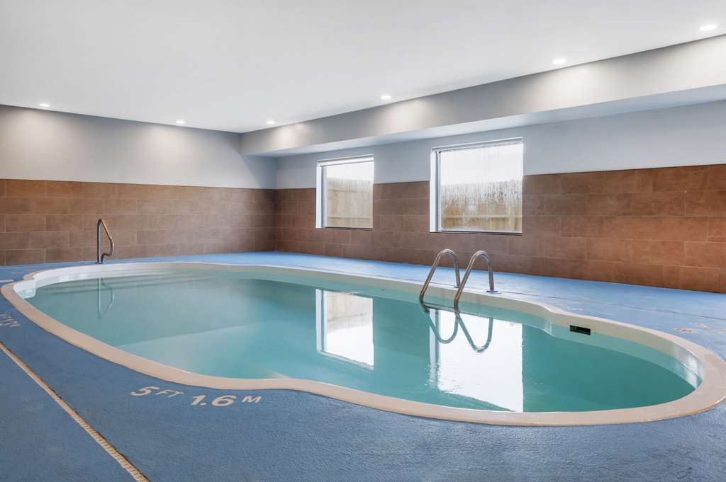 Comfort Inn Kendallville IN - photo 23