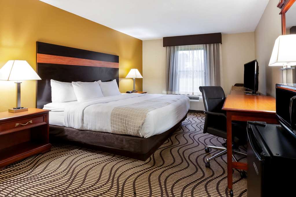 La Quinta Inn by Wyndham Sandusky near Cedar Point - photo 23