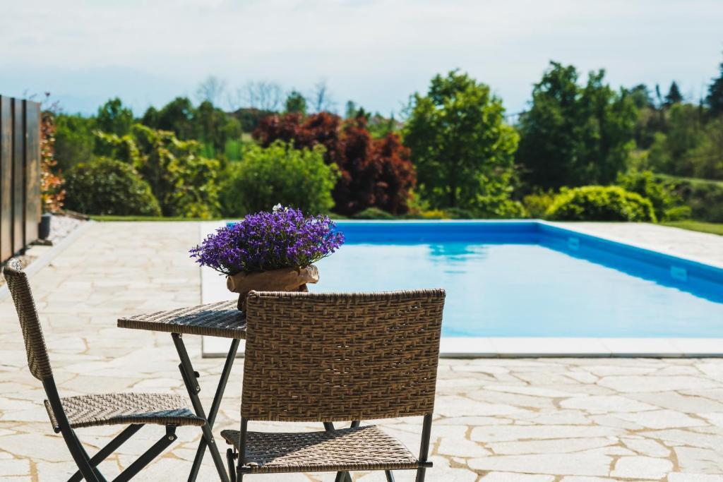 Il casotto nelle Langhe — 4-Star Luxury Hotel in Farigliano, Italy