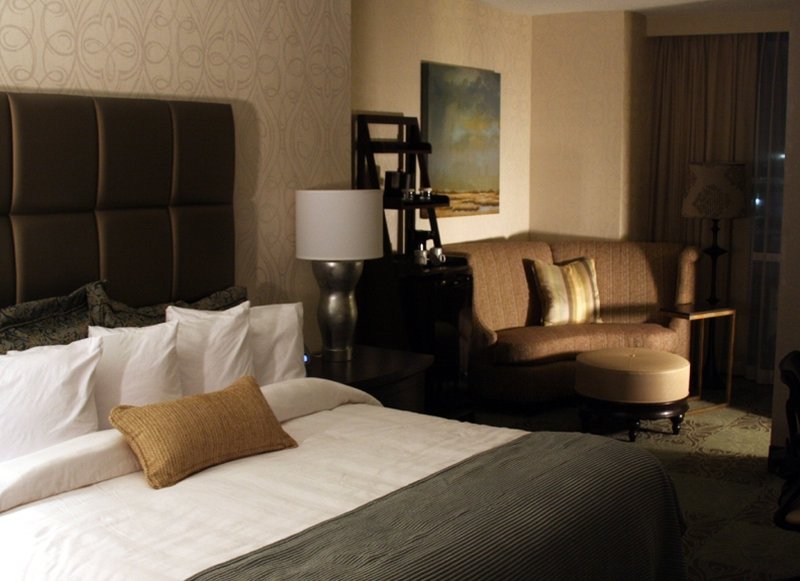 Quality Suites Convention Center Hotel - photo 18