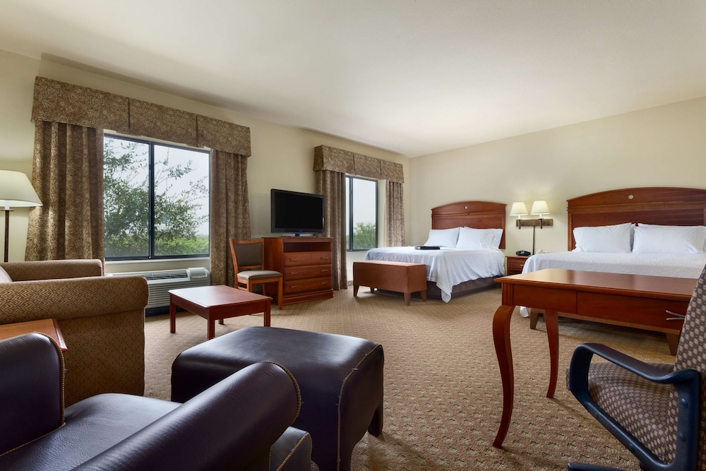 Hampton Inn & Suites Pharr - photo 11