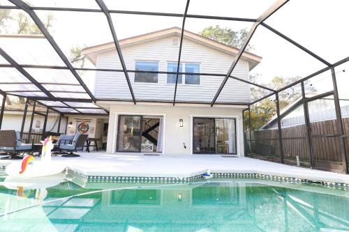 Boho Villa Tampa with Private Pool & BBQ — 4-Star Luxury Hotel in Tampa, United States