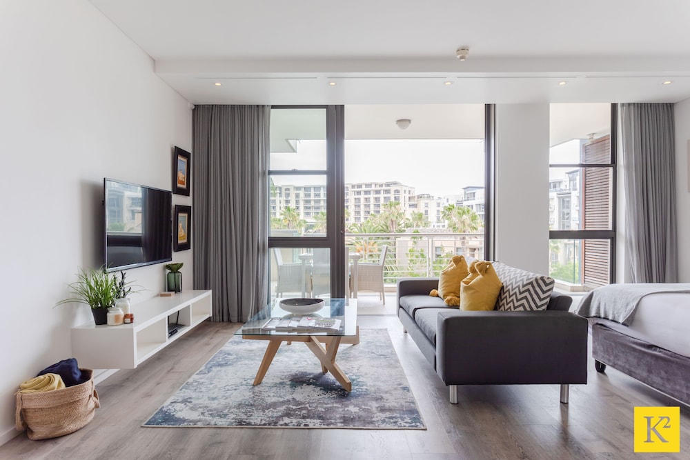 204 Juliette A Waterfront Marina Residential — 4-Star Luxury Hotel in Cape Town, South Africa