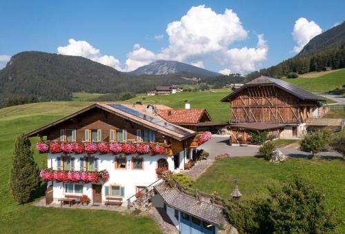 Binterhof — 4-Star Luxury Hotel in Castelrotto, Italy