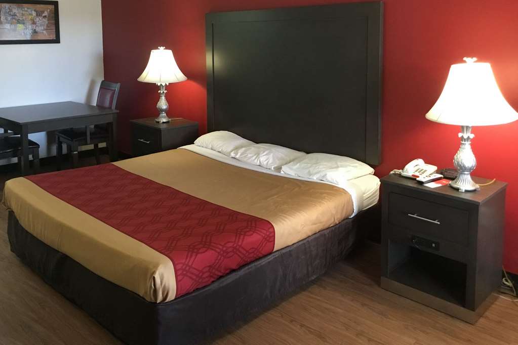 Econo Lodge Ruther Glen - photo 16