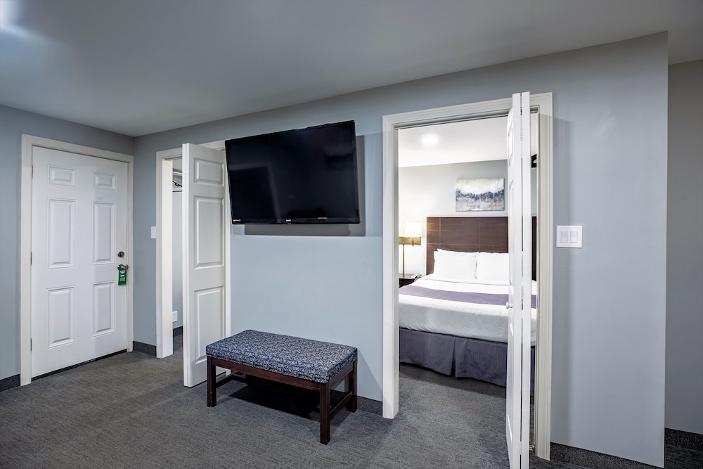 Mt Madison Inn & Suites - photo 45