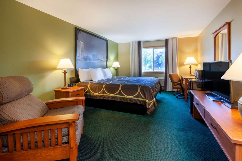 Super 8 by Wyndham Berlin WI - photo 13