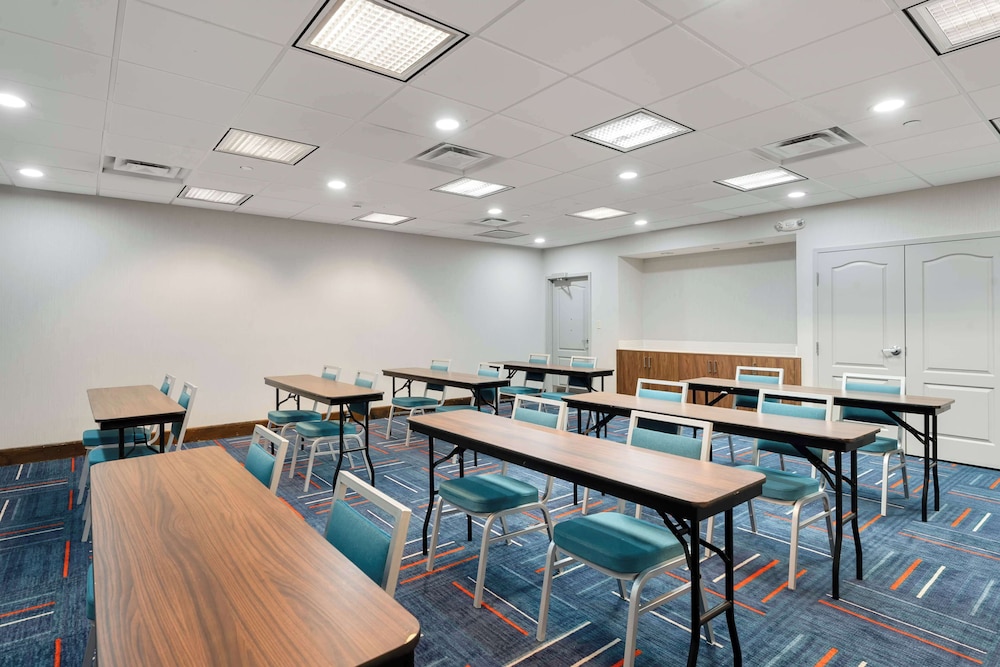 Hampton Inn Milford - photo 54