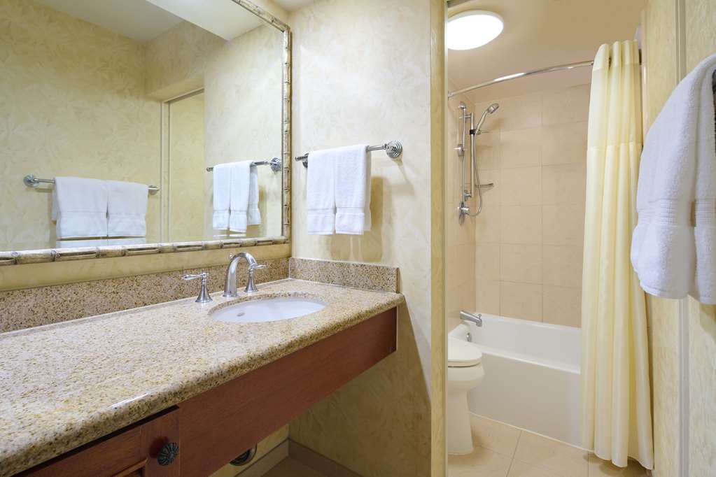 Outrigger Waikiki Beach Resort - photo 100