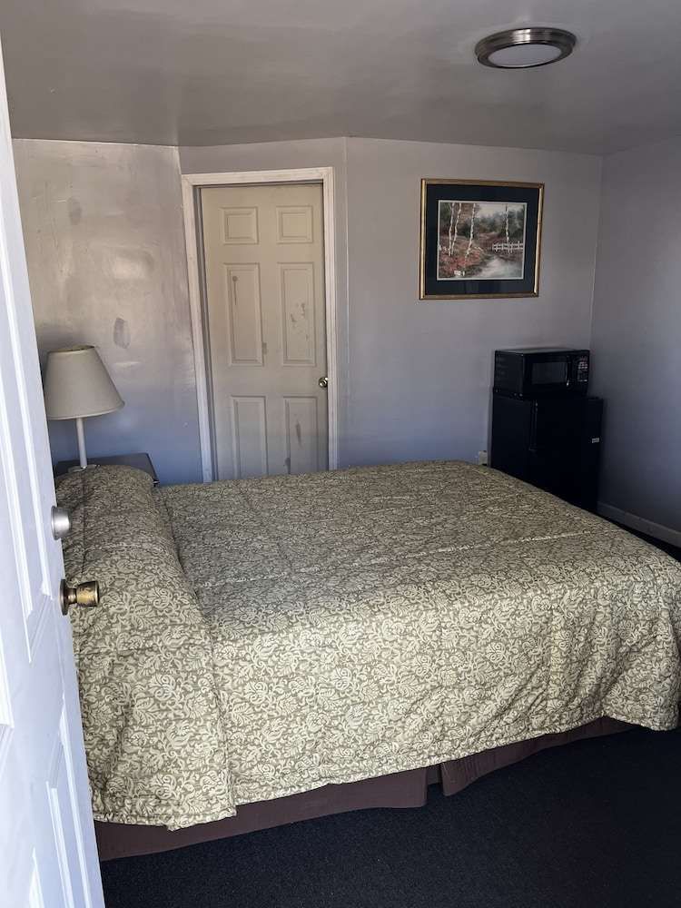 Grand Howell Inn - photo 13