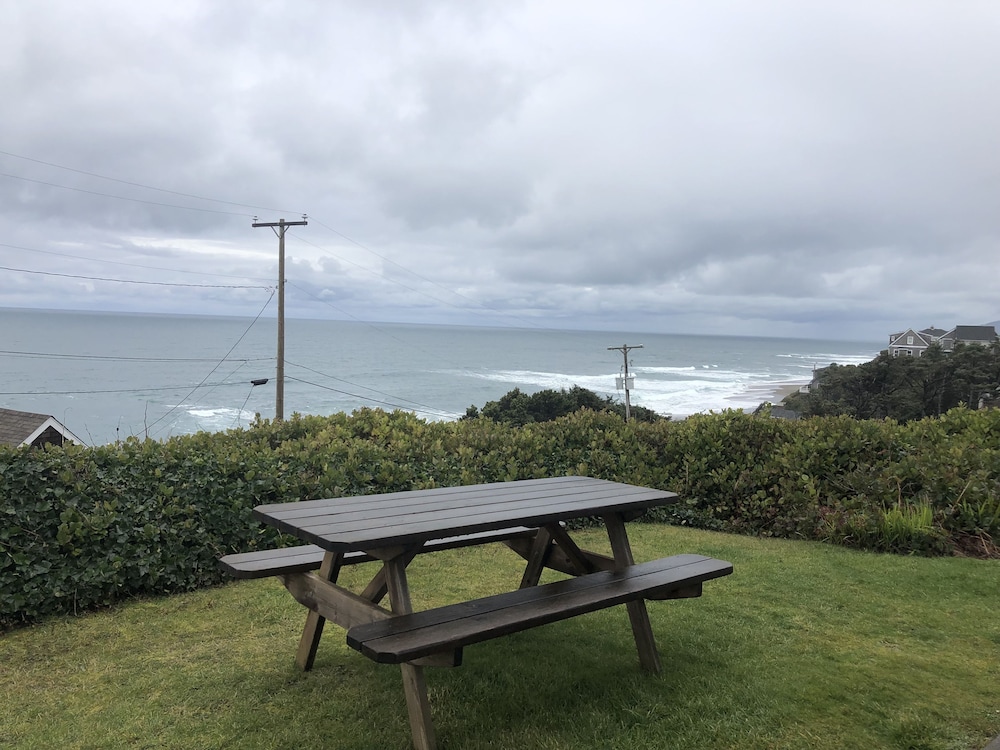Ester Lee Oceanview Inn - photo 94