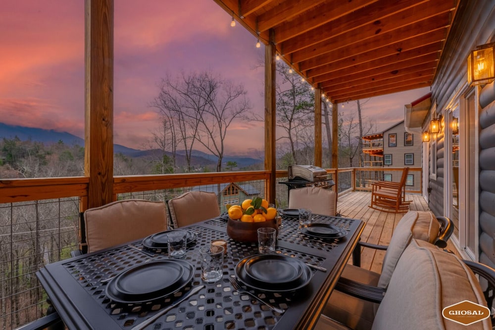 Tranquil Mountain Getaway By Ghosal Luxury Lodging - photo 55