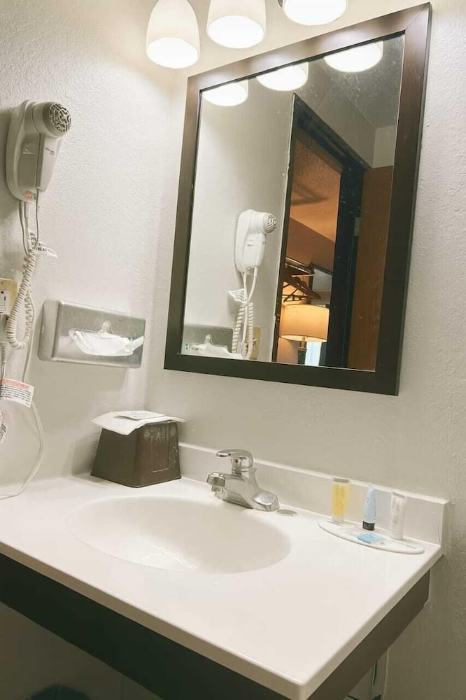 Super 8 by Wyndham North Platte - photo 45