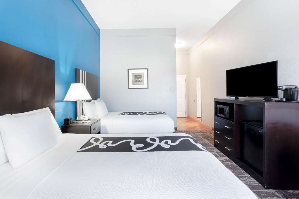La Quinta Inn & Suites by Wyndham Kerrville - photo 21