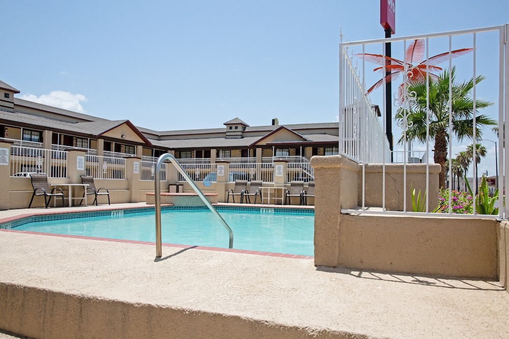 OYO Hotel McAllen Airport South - photo 53