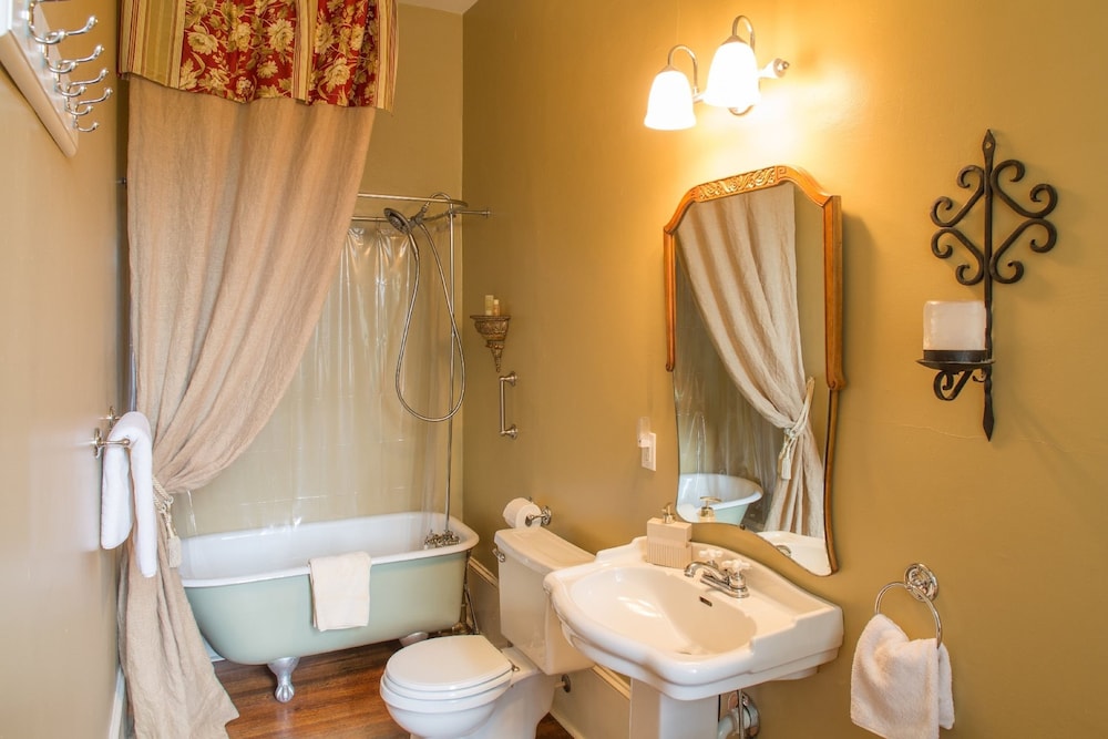 Sweet Biscuit Inn - photo 20