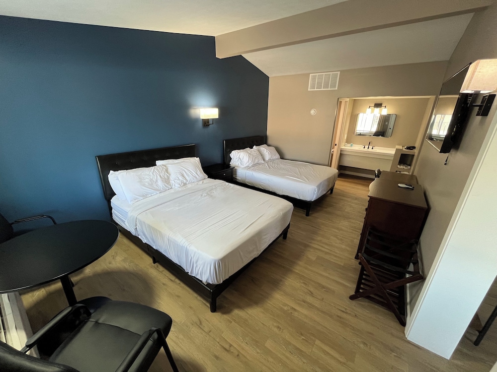 Valley Inn and Suites - photo 37