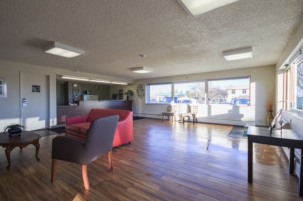 HomeTowne Studios by Red Roof Denver Lakewood West in Lakewood, United States