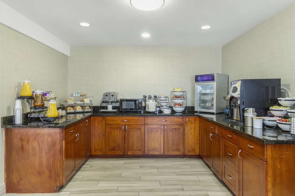 Comfort Inn & Suites Pacific Auburn - photo 36
