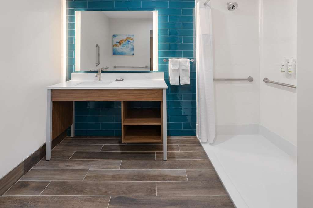 La Quinta Inn & Suites By Wyndham Williston Burlington - photo 14